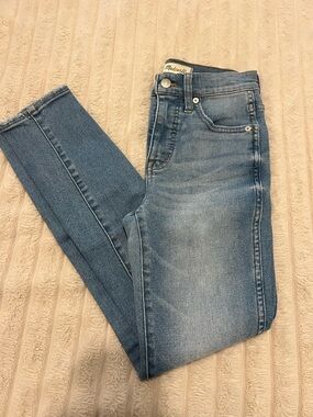 Madewell 10’ high rise skinny crop jeans size 23
